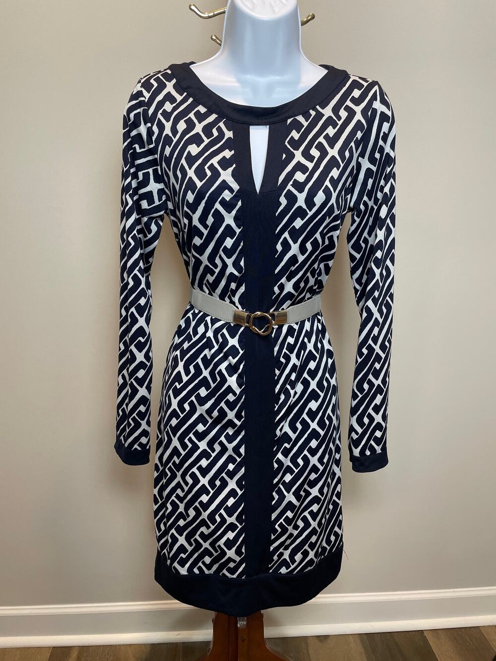 INC International Concepts Geometric Shift Dress Size M White Navy Trim